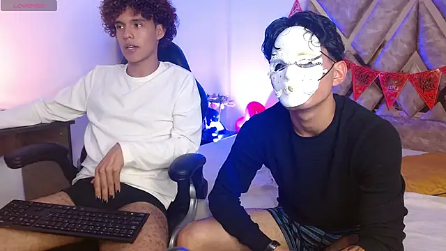 Snapshot of nickolas_moon chatting on February 18, 2025, 12:05 am nickolas moon online show from February 18, 2025, 12:05 am