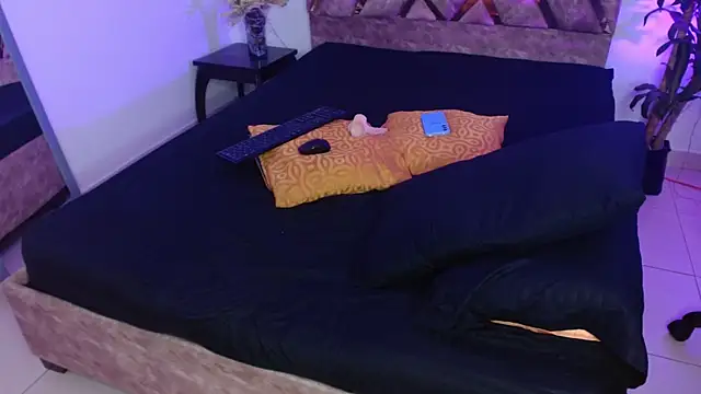 Snapshot of nickolas_moon chatting on February 1, 2025, 5:47 pm nickolas moon online show from February 1, 2025, 5:47 pm