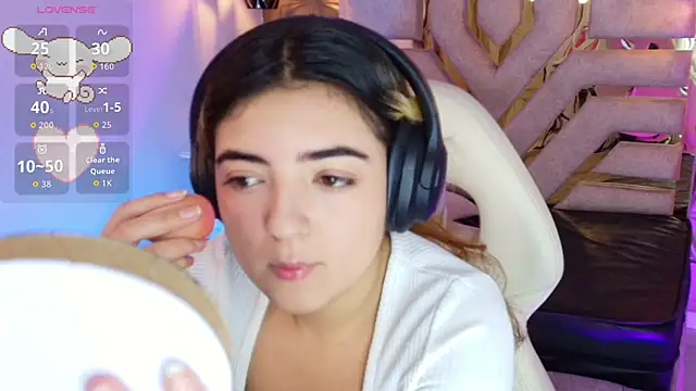 meraki fraise online show from October 10, 2025, 7:58 pm