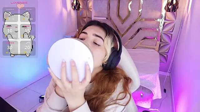 meraki fraise online show from September 19, 2025, 6:56 pm