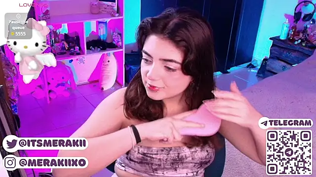 Snapshot of meraki_fraise chatting on May 12, 2026, 8:15 pm meraki fraise online show from May 12, 2026, 8:15 pm