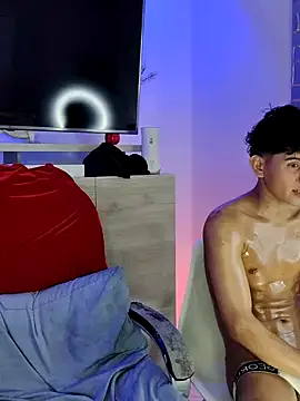 Twinkie-Alex18 online show from February 19, 2025, 12:25 am