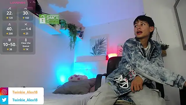 Twinkie-Alex18 online show from December 5, 2024, 9:00 pm