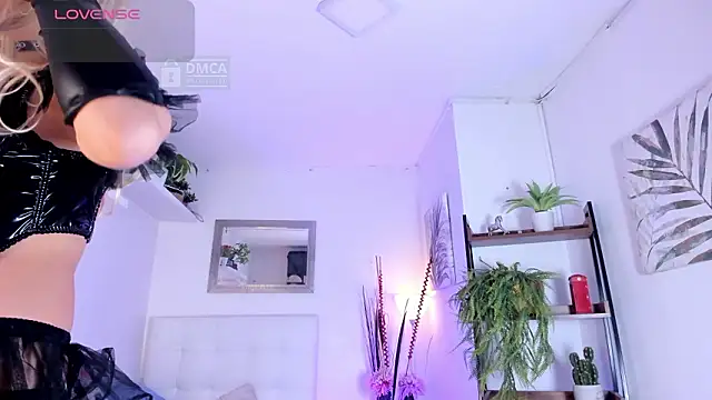 Snapshot of Palmer-Foster chatting on February 24, 2026, 9:04 pm Palmer-Foster online show from February 24, 2026, 9:04 pm