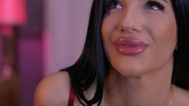 Snapshot of RaisaKali chatting on December 17, 2025, 4:56 pm RaisaKali online show from December 17, 2025, 4:56 pm