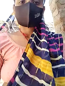 Snapshot of Poonam-bab chatting on March 6, 2025, 7:14 am Poonam-bab online show from March 6, 2025, 7:14 am
