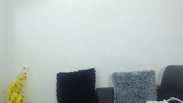 RenataBrown online show from April 8, 2026, 6:59 am