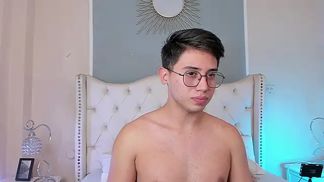 Snapshot of Brandonn_Millerr chatting on February 8, 2025, 12:49 am Brandonn Millerr online show from February 8, 2025, 12:49 am