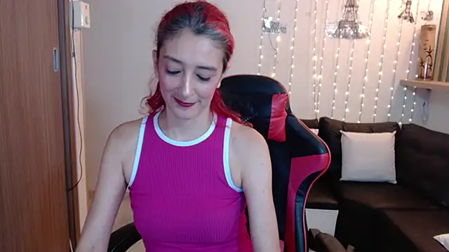 Snapshot of Ruby_Your_Milf chatting on December 15, 2025, 7:20 pm Ruby Your Milf online show from December 15, 2025, 7:20 pm