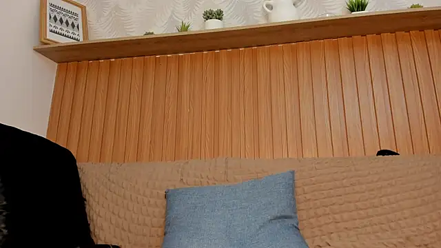  karla Brunette  online show from April 16, 2026, 9:39 pm