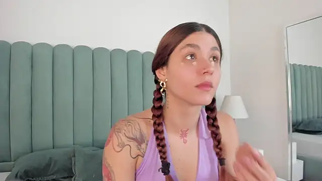 Snapshot of AnnyCherry_ chatting on May 28, 2026, 4:57 pm AnnyCherry online show from May 28, 2026, 4:57 pm