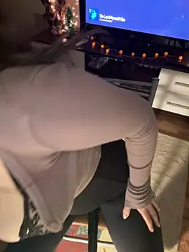 tigerrtiger online show from February 9, 2026, 9:35 pm