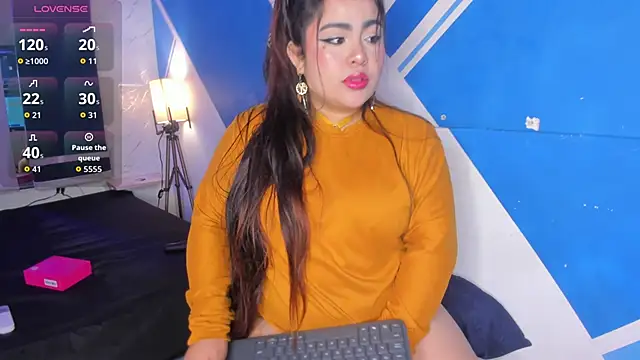 SamanthaFerrer  online show from October 14, 2025, 4:46 am