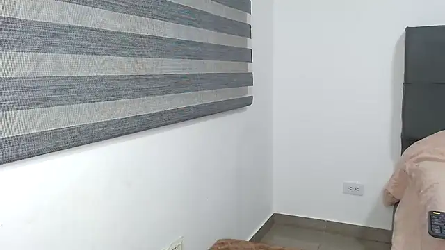 Snapshot of EmiliMontero chatting on December 20, 2025, 1:30 am EmiliMontero online show from December 20, 2025, 1:30 am