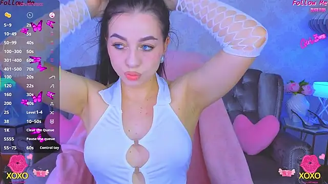 Snapshot of KitnissKiss chatting on February 20, 2026, 8:33 pm KitnissKiss online show from February 20, 2026, 8:33 pm