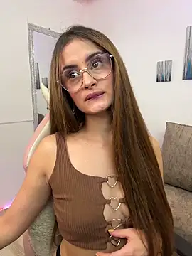 Snapshot of MiaaLoren chatting on October 30, 2025, 4:37 pm MiaaLoren online show from October 30, 2025, 4:37 pm