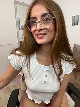 Snapshot of MiaaLoren chatting on January 8, 2026, 5:19 pm MiaaLoren online show from January 8, 2026, 5:19 pm