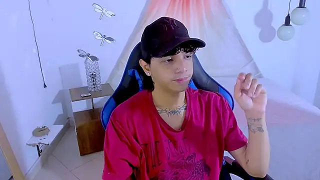 Snapshot of Brand_habes chatting on November 9, 2025, 7:01 am Brand habes online show from November 9, 2025, 7:01 am