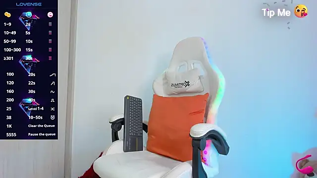 Linda Crawford online show from November 4, 2025, 7:17 pm