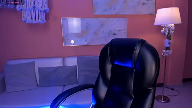 Snapshot of DolcieElliot chatting on March 12, 2025, 8:41 pm DolcieElliot online show from March 12, 2025, 8:41 pm