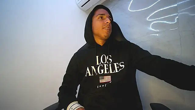 michaelhotbbc online show from October 15, 2025, 3:49 am