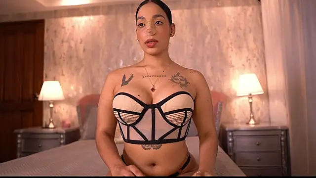 AngelineConnor online show from November 12, 2025, 10:35 pm