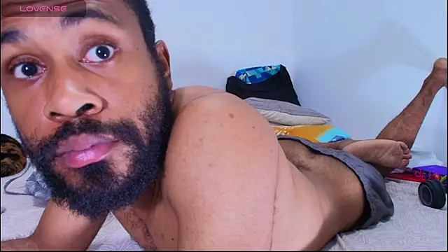 KaelMoreau online show from December 1, 2025, 2:23 am