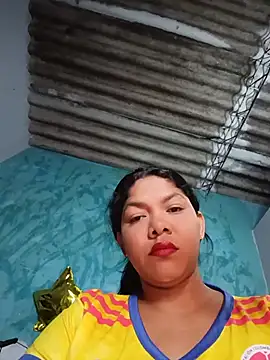 DIORA Latina online show from June 18, 2026, 3:05 am