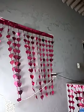 DIORA Latina online show from April 7, 2026, 3:19 am