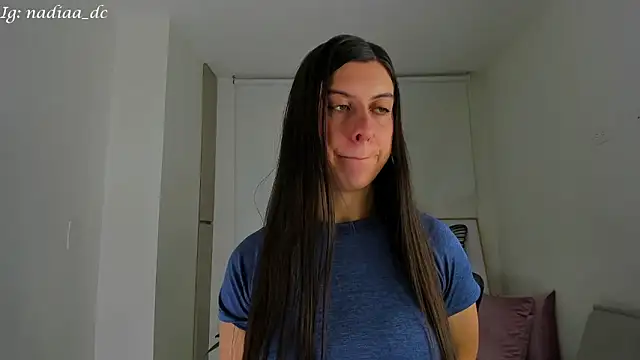 Snapshot of Nadiaa_ chatting on January 24, 2025, 3:54 am Nadiaa online show from January 24, 2025, 3:54 am