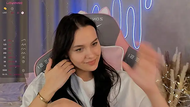 Snapshot of _Sweetie_ chatting on February 18, 2025, 1:44 pm  Sweetie  online show from February 18, 2025, 1:44 pm