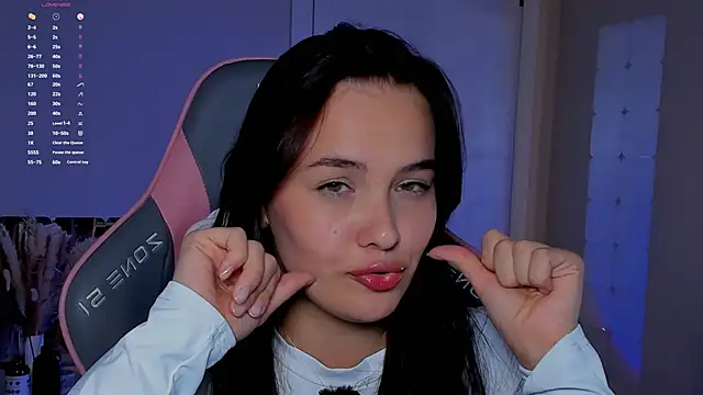 Snapshot of _Sweetie_ chatting on October 18, 2025, 7:27 pm  Sweetie  online show from October 18, 2025, 7:27 pm