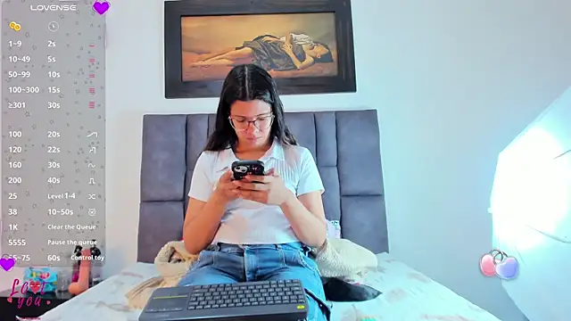 Vahiolet smith online show from April 9, 2026, 2:57 am