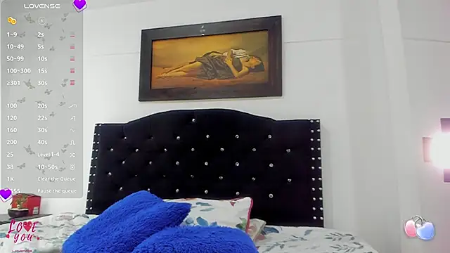 Vahiolet smith online show from December 3, 2025, 3:18 am