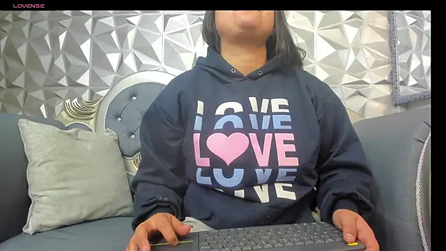 Snapshot of KataleyaStiward chatting on January 25, 2025, 1:30 pm KataleyaStiward online show from January 25, 2025, 1:30 pm