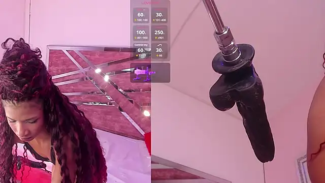 Snapshot of SofiRey_ chatting on November 3, 2025, 1:15 pm SofiRey online show from November 3, 2025, 1:15 pm