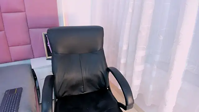 StormiHills online show from March 3, 2025, 10:52 pm