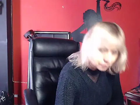 Snapshot of KLOE_PIELL chatting on April 25, 2026, 3:53 pm KLOE PIELL online show from April 25, 2026, 3:53 pm