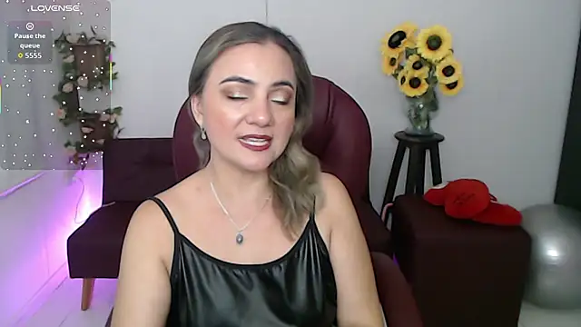 Ghada milf online show from April 17, 2026, 8:00 pm