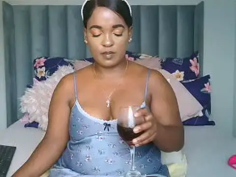 Snapshot of Amberbela chatting on January 25, 2025, 2:47 pm Amberbela online show from January 25, 2025, 2:47 pm