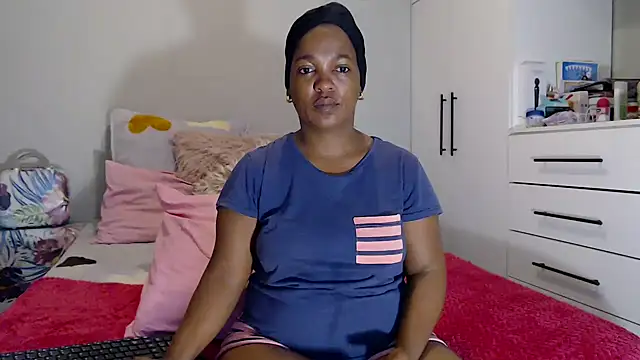 Snapshot of Amberbela chatting on October 13, 2025, 3:41 am Amberbela online show from October 13, 2025, 3:41 am