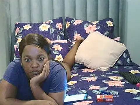 Snapshot of Amberbela chatting on February 15, 2025, 3:52 am Amberbela online show from February 15, 2025, 3:52 am