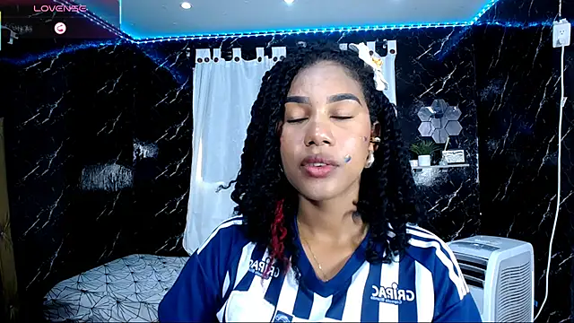 Hillary queen online show from September 29, 2025, 12:55 pm