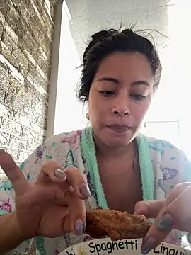 Snapshot of Camilaperson chatting on February 12, 2026, 2:17 pm Camilaperson online show from February 12, 2026, 2:17 pm