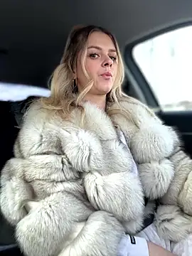 Snapshot of Love_Bri chatting on January 17, 2026, 10:19 am Love Bri online show from January 17, 2026, 10:19 am