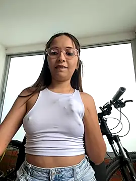 Penelope-Hot online show from September 24, 2025, 9:10 pm