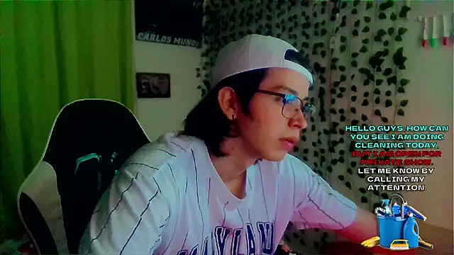 Snapshot of Andy_gray chatting on September 13, 2025, 12:16 pm Andy gray online show from September 13, 2025, 12:16 pm