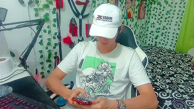 Snapshot of Andy_gray chatting on February 27, 2026, 12:00 am Andy gray online show from February 27, 2026, 12:00 am