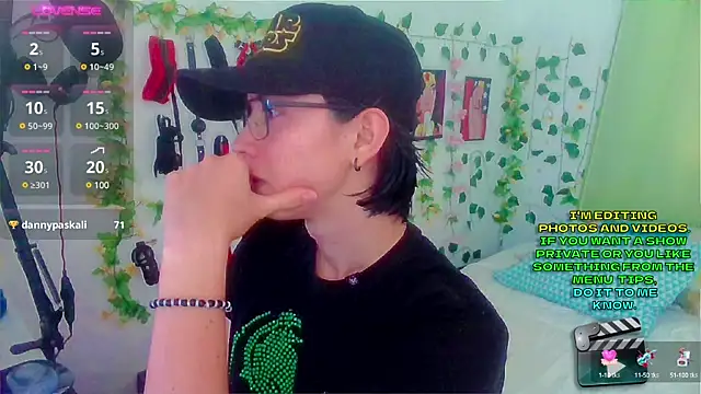 Snapshot of Andy_gray chatting on March 10, 2025, 6:12 pm Andy gray online show from March 10, 2025, 6:12 pm