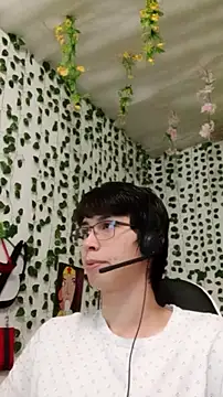 Snapshot of Andy_gray chatting on February 4, 2026, 11:44 pm Andy gray online show from February 4, 2026, 11:44 pm